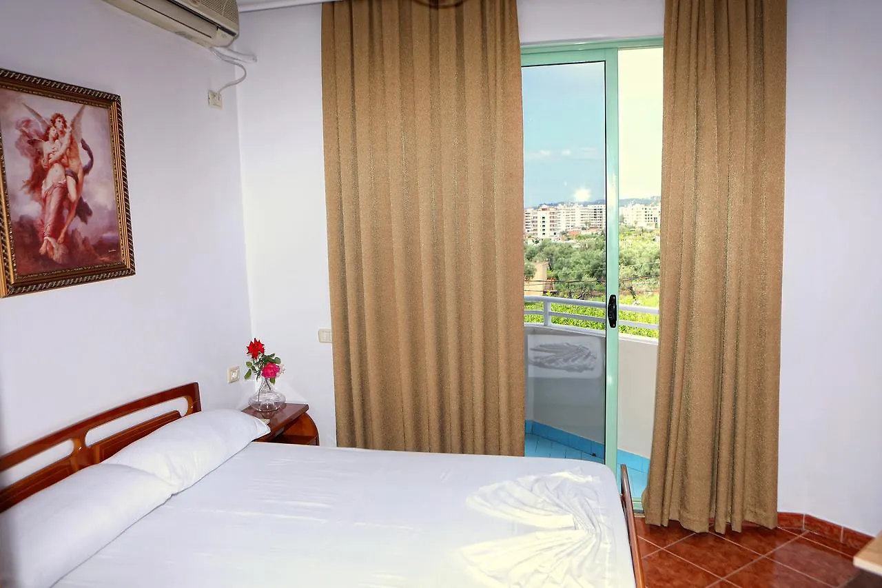 Hotel Europa Vlorë 3*,