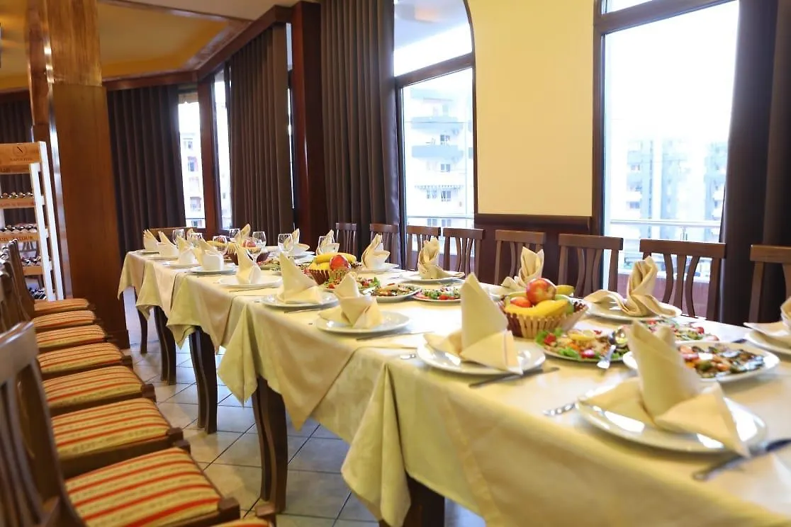Hotel Europa Vlorë 3*,  Albania